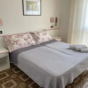 3* Hotel Rosy