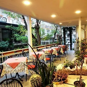 3* Hotel Manu
