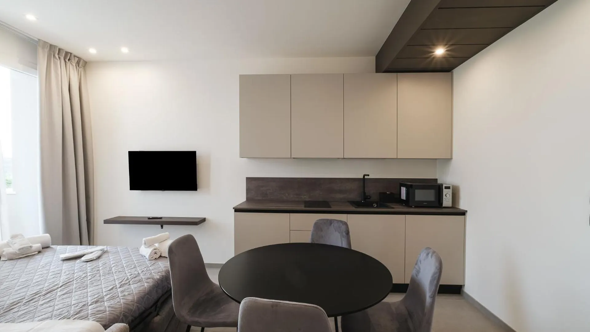 Residence Goldoni6 Suite Apartment Rimini 0*,  Italia