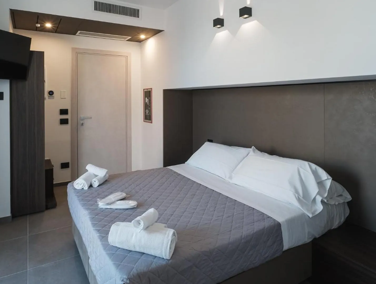 Residence Goldoni6 Suite Apartment Rimini 0*,