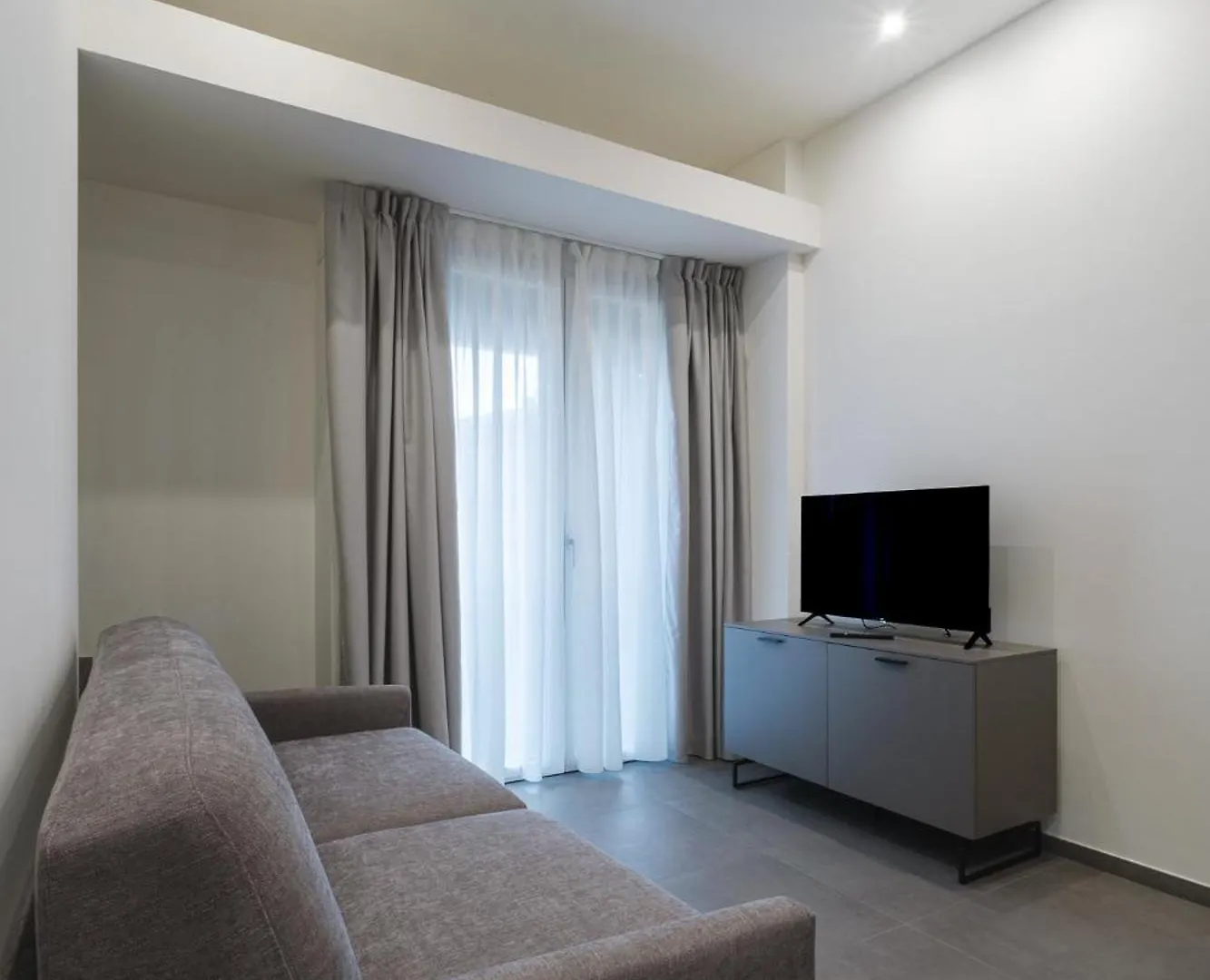Residence Goldoni6 Suite Apartment Rimini 0*,
